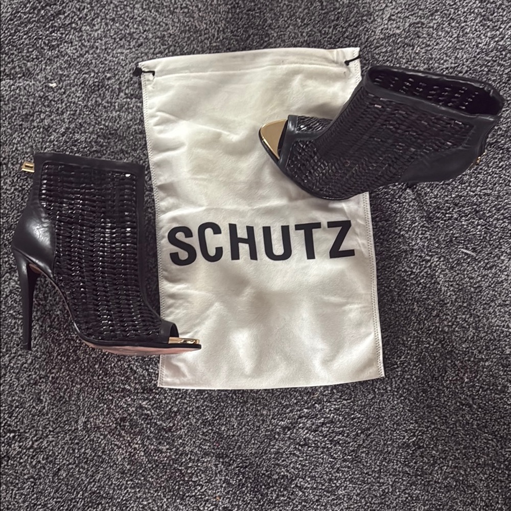 SCHUTZ Black Textured Heeled Boots